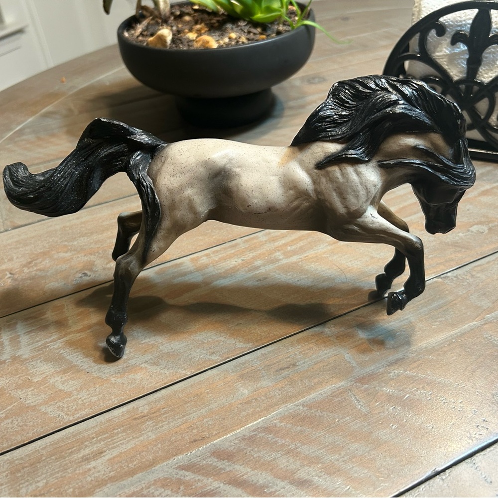 Breyer Mesteño